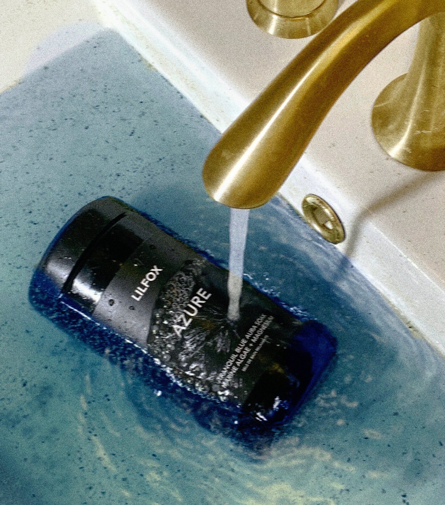 AZURE
Tranquil Blue Aura Soak